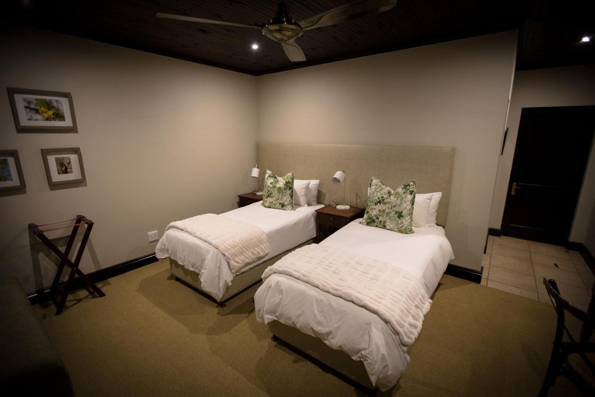 Swartberg Private Game Lodge Оудсхорн Екстериор снимка